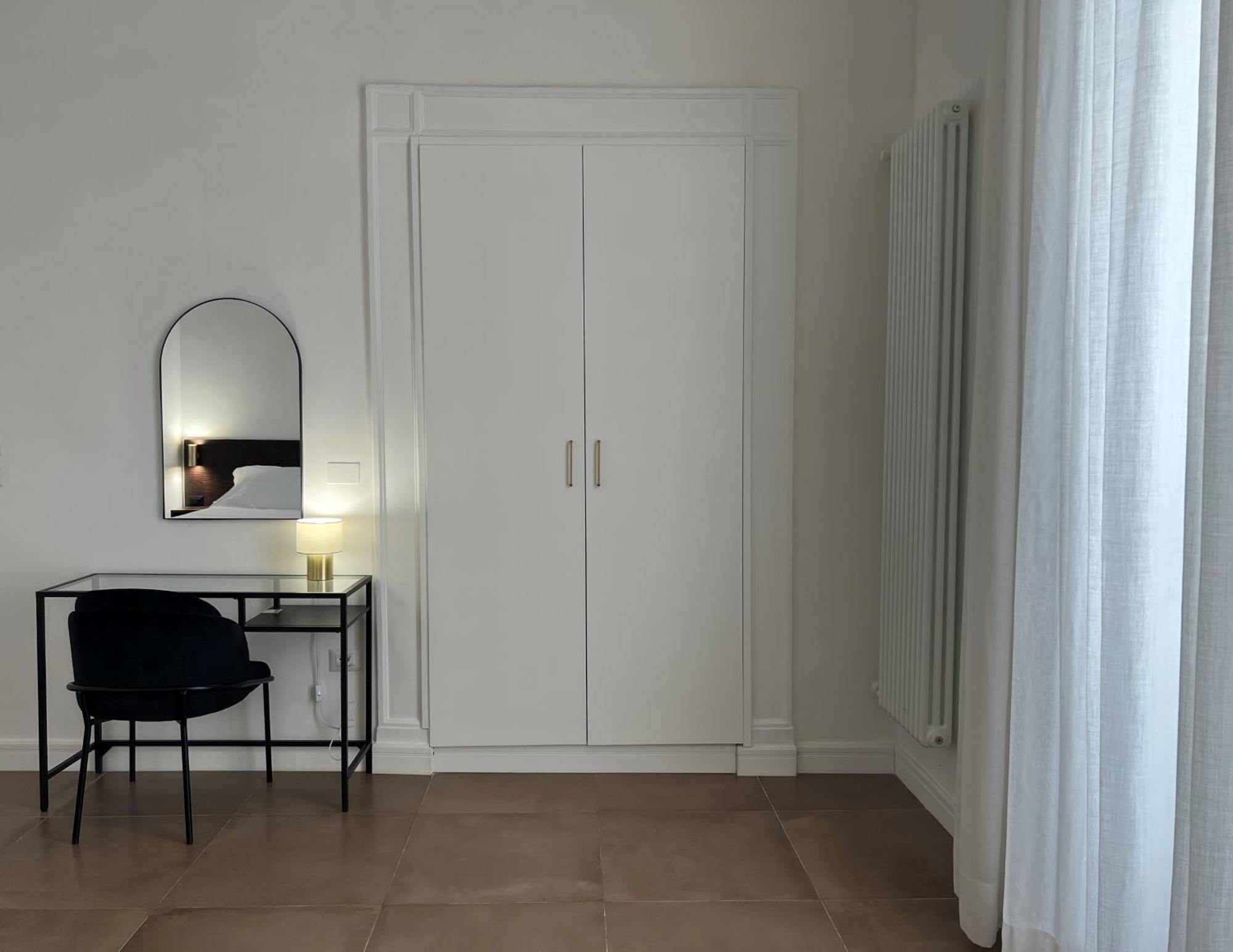 Domus Delia Luxury Apartment เนเปิลส์ ภายนอก รูปภาพ