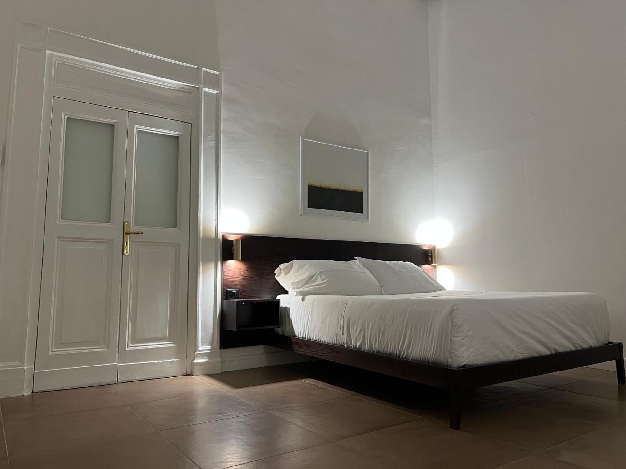 Domus Delia Luxury Apartment เนเปิลส์ ภายนอก รูปภาพ
